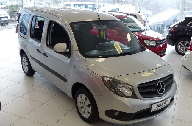 Mercedes-Benz Citan cena 36999 przebieg: 176055, rok produkcji 2015 z Pionki małe 211